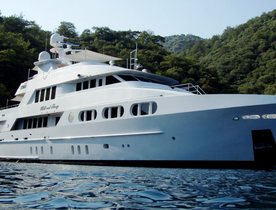 Thanksgiving charter deal: superyacht ‘Milk and Honey’ offers special rate
