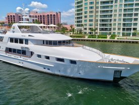 Luxury yacht AQUASITION opens for charters between New England and Florida
