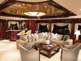 Superyacht CLAIRE Available in the Bahamas with No Delivery Fees