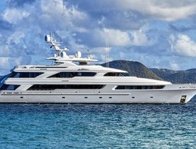 Superyacht ‘Victoria Del Mar’ available for Thanksgiving Yacht Charter