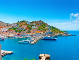 Why December Is the Perfect Time to Book a Summer Yacht Charter