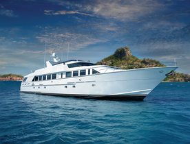 Hatteras Motor Yacht ESCAPE Offers Reduced Rates for Leeward Islands Charters Until March 21st
