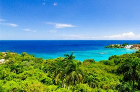 Caribbean yacht charter: Sint Maarten vs Saint Martin – Vive la difference!