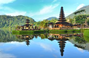 The Ultimate Guide to Luxury Yacht Charters in South East Asia