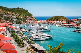 The best beach clubs for St Barts yacht charters