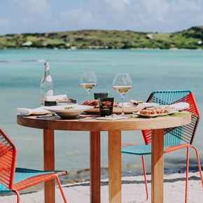 St Barts - Le Sereno St Barts beach dining area