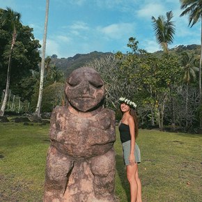 Tahiti - 'Ārahurahu Marae statue and person