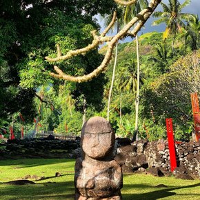Tahiti - 'Ārahurahu Marae statue