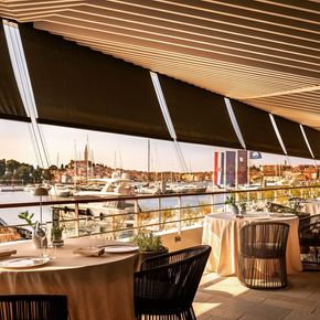 Croatia - Agli Amici Rovinj dining area marina view