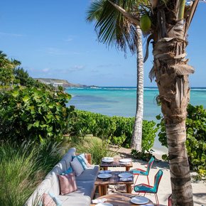 St Barts - Le Sereno St Barts beach dining area