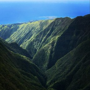 Tahiti - Mount Aorai valley view