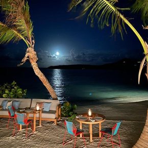 St Barts - Le Sereno St Barts beach dining area