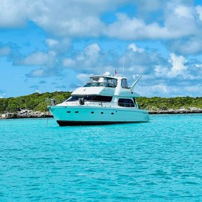 Yacht on Allen's Cay waters