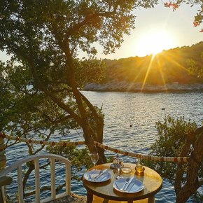 Croatia - Lonely Paradise restaurant water view