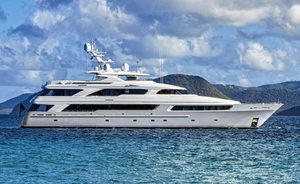 Superyacht ‘Victoria Del Mar’ available for Thanksgiving Yacht Charter
