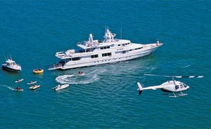 Motor Yacht STARSHIP Reveals Last Minute Availability for a Bahamas Charter This Christmas 