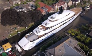 VIDEO: Feadship superyacht Syzygy 818 journeys through canals of Holland for sea trials