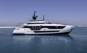 Superyacht ÉTOILE: Custom Line launches their new shining star