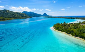Explore the beauty of Tahiti onboard luxury charter yacht MISCHIEF