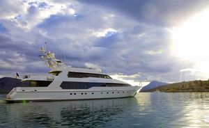 Superyacht O'LEANNA Reduces Charter Rate Throughout May And June 