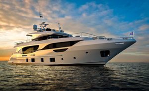 29m yacht URIAMIR offers discount for late season South of France charters 