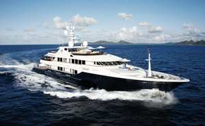 Motor yacht UNBRIDLED offers winter season discount for Bahamas yacht charters