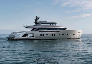 HM 1 Charter Yacht at Palm Beach Boat Show 2021