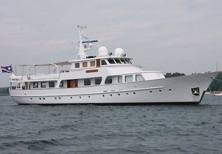 Avante V Charter Yacht at Palm Beach International Boat Show 2024
