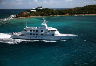 Mizu Charter Yacht at Palm Beach Boat Show 2022