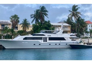 XOXO Charter Yacht at Fort Lauderdale International Boat Show (FLIBS) 2022