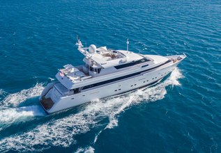 The Pearl Charter Yacht at Palm Beach Boat Show 2019