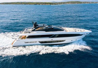 Flying Visit Charter Yacht at Cannes Yachting Festival 2022