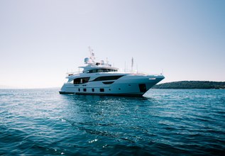 Bella Vita Charter Yacht at Palm Beach Boat Show 2021