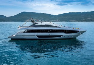 GIO4 Charter Yacht at Cannes Yachting Festival 2022