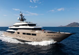 Solo Charter Yacht at The Superyacht Show 2019