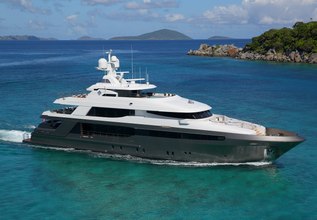Muchos Mas Charter Yacht at Fort Lauderdale Boat Show 2019 (FLIBS)