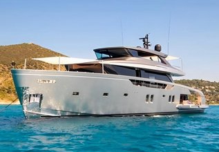 HM 1 Charter Yacht at Palm Beach Boat Show 2021