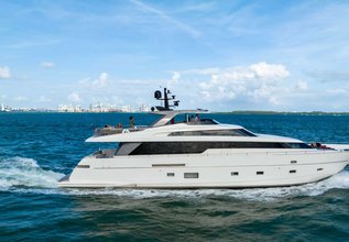 Astonish Charter Yacht at Palm Beach Boat Show 2021