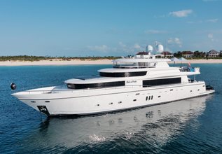 She's A Peach Charter Yacht at Palm Beach Boat Show 2021