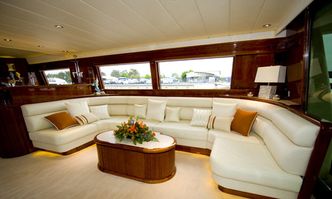 Auspro yacht charter Azimut Motor Yacht