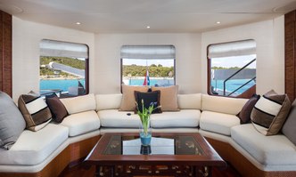 Tahi yacht charter Heesen Motor Yacht