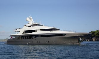 Muchos Mas yacht charter Crescent  Yachts Motor Yacht