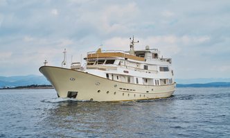 La Perla yacht charter West-Wlaamse Motor Yacht