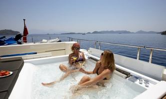Little Perle yacht charter Moonen Motor Yacht