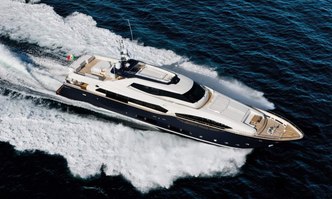 Vela yacht charter Custom Line Motor Yacht