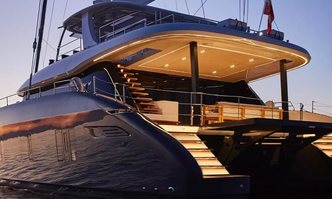 Genny yacht charter Sunreef Yachts Motor/Sailer Yacht