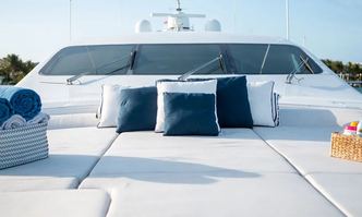Free Spirit yacht charter Overmarine Motor Yacht