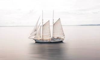 Mutiara Laut yacht charter Van Oostenbrugge, Frenty Kusumo Motor/Sailer Yacht