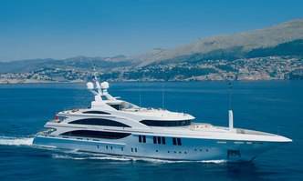 Mimi yacht charter Benetti Motor Yacht