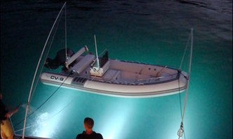 CV-9 yacht charter Delta Marine Motor Yacht